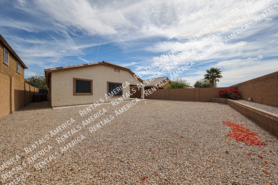 Meticulously Maintained single leveh home property image