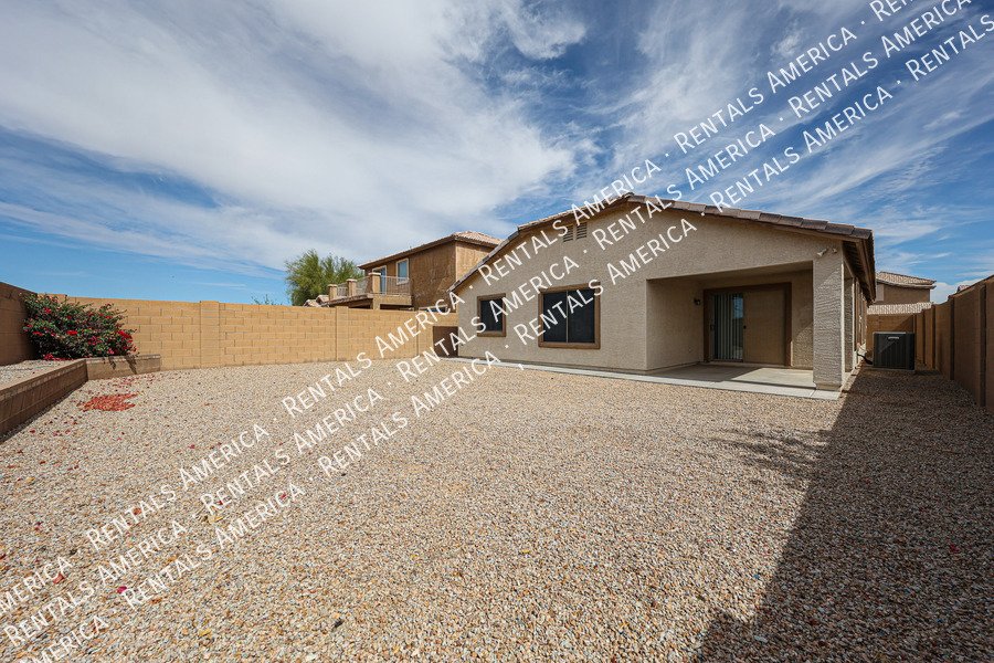 Meticulously Maintained single leveh home property image