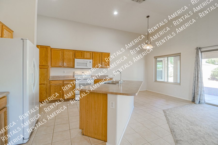 4 Bed 2 Bath Single level Home -MOVE IN READY property image