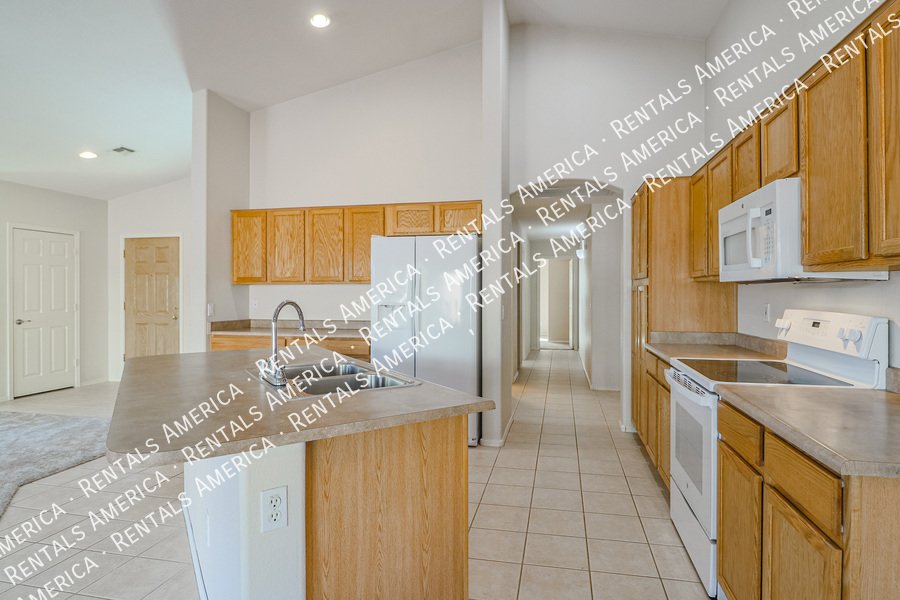 4 Bed 2 Bath Single level Home -MOVE IN READY property image