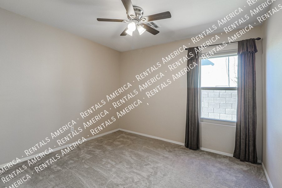 4 Bed 2 Bath Single level Home -MOVE IN READY property image