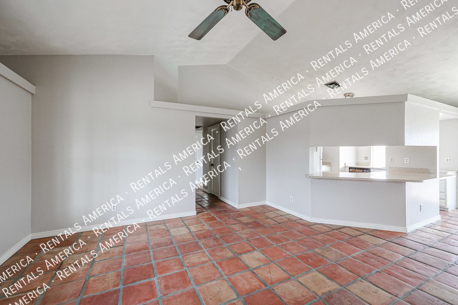 Great Location ~ 3/2 w/Pool and NO HOA! property image