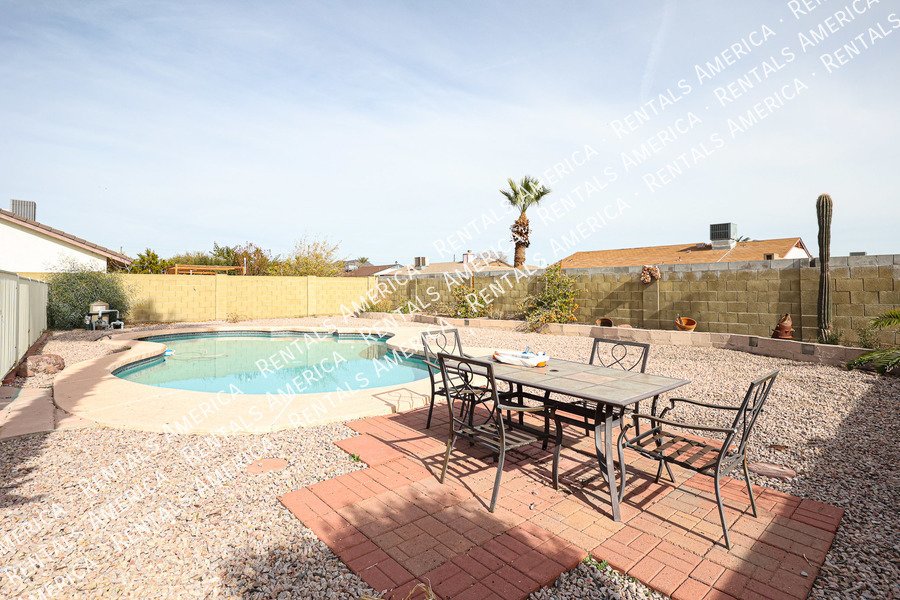 Great Location ~ 3/2 w/Pool and NO HOA! property image