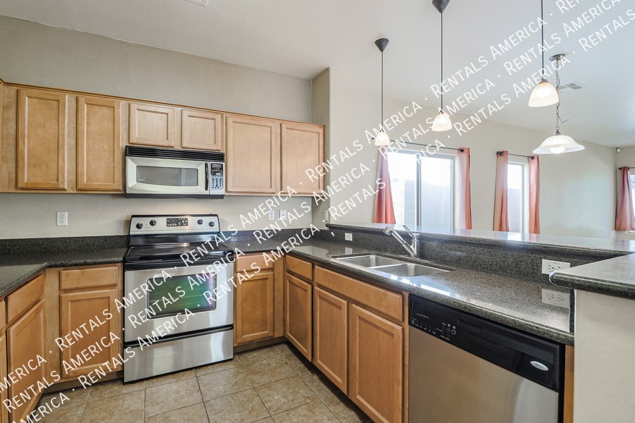 Beautiful 3 bedroom home in Johnson Ranch! property image