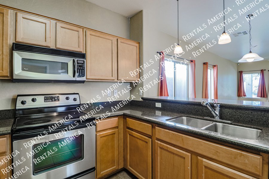 Beautiful 3 bedroom home in Johnson Ranch! property image