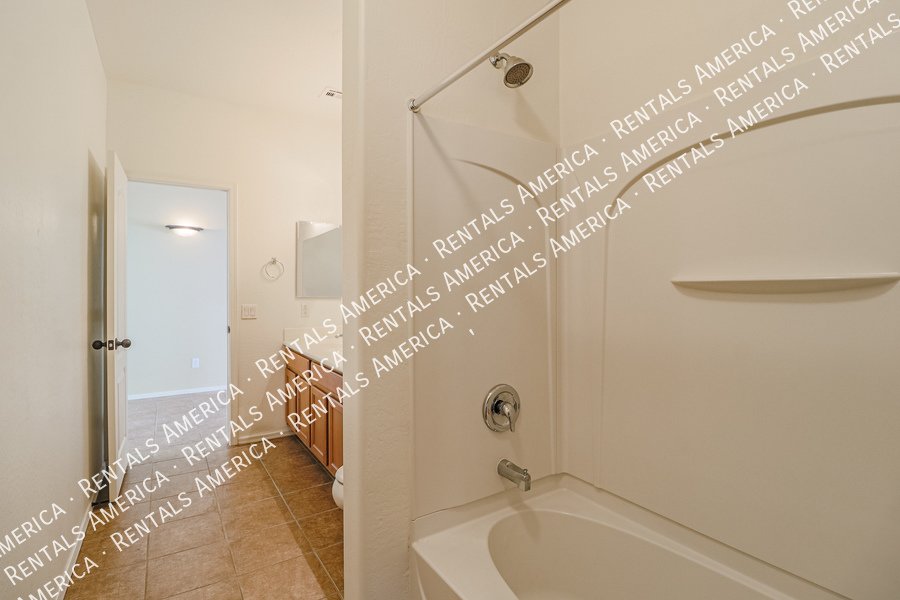 Beautiful 3 bedroom home in Johnson Ranch! property image