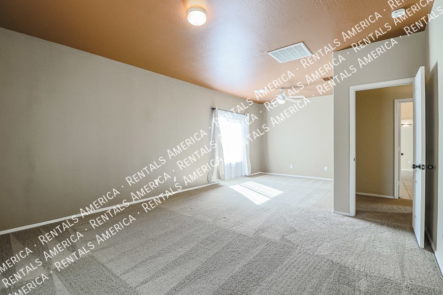 Beautiful 3 bedroom home in Johnson Ranch! property image