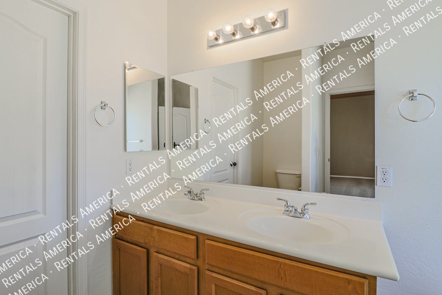 Beautiful 3 bedroom home in Johnson Ranch! property image