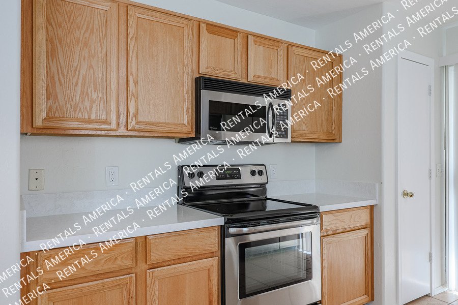 Beautifully updated 3 bedroom, 2 bath in Litchfield Park! property image