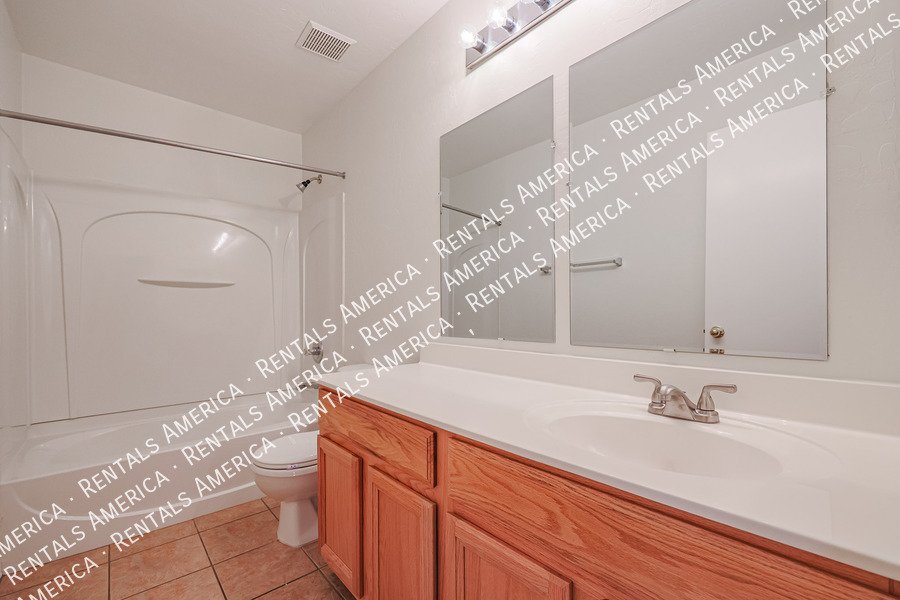 Beautifully updated 3 bedroom, 2 bath in Litchfield Park! property image