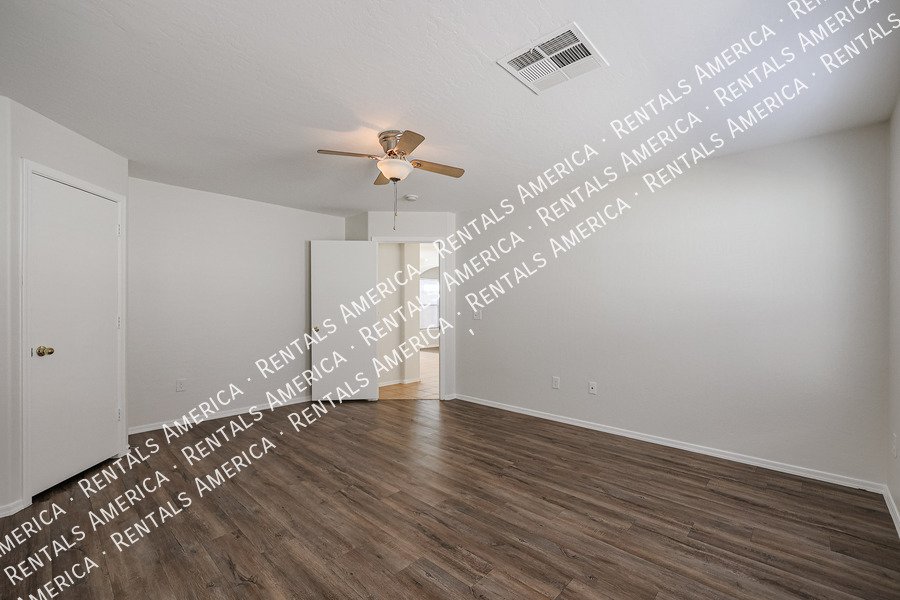 Beautifully updated 3 bedroom, 2 bath in Litchfield Park! property image