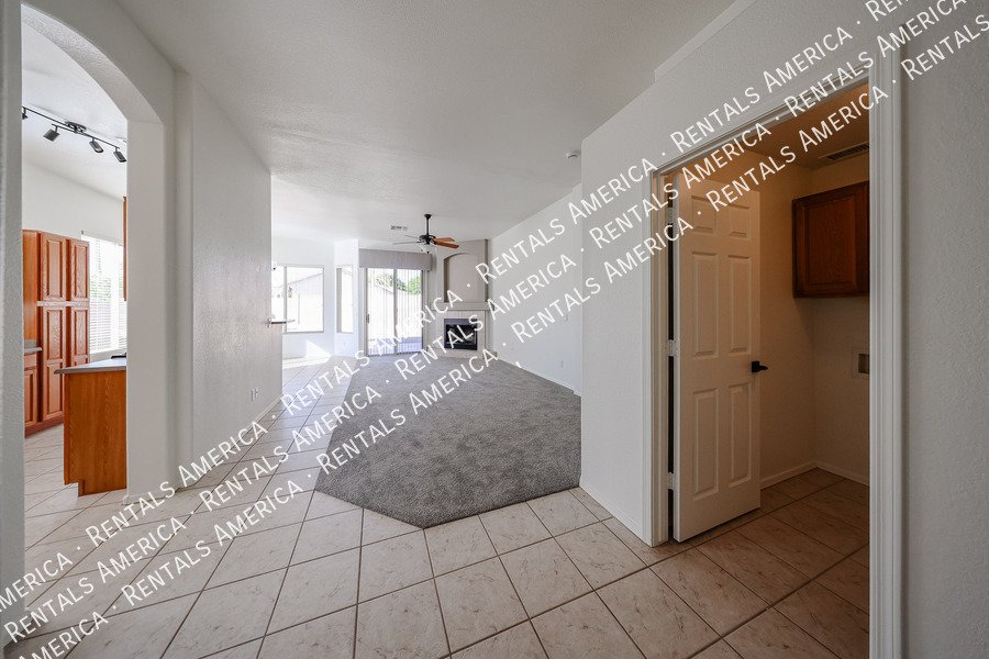 Cozy 2 Bed 2 Bath in North Phx Has Gorgeous Fixtures & Great Spaces! property image
