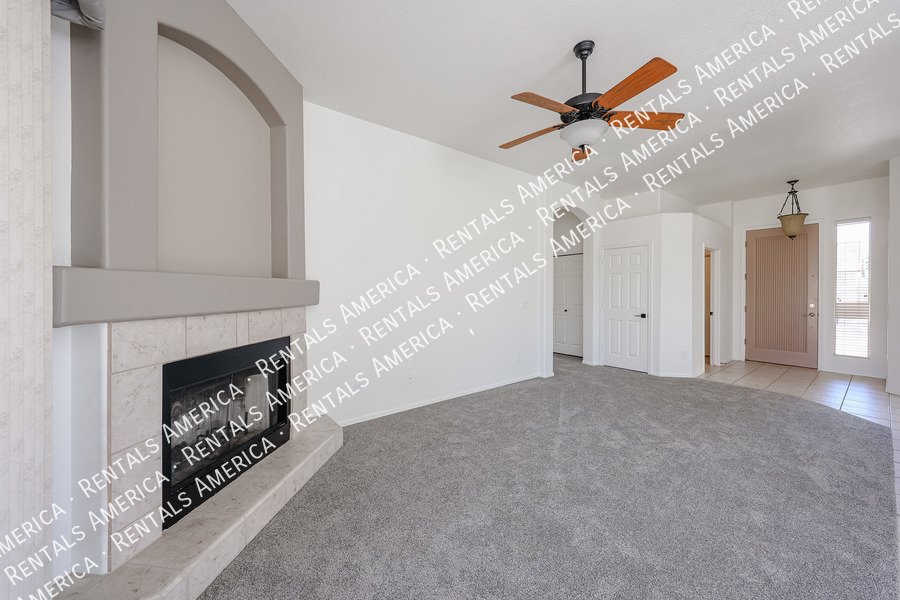 Cozy 2 Bed 2 Bath in North Phx Has Gorgeous Fixtures & Great Spaces! property image