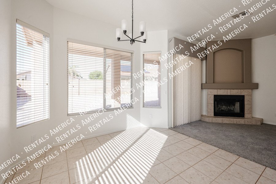 Cozy 2 Bed 2 Bath in North Phx Has Gorgeous Fixtures & Great Spaces! property image
