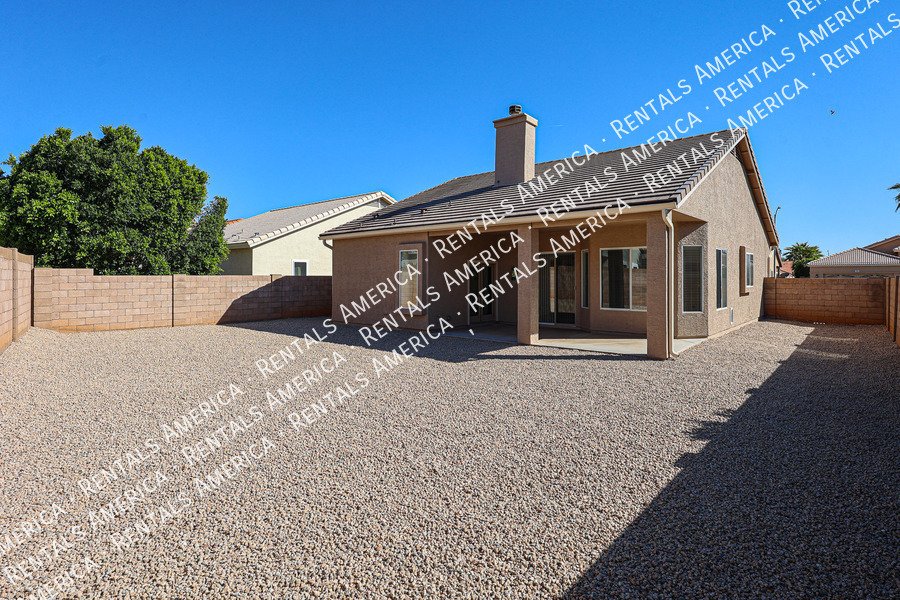 Cozy 2 Bed 2 Bath in North Phx Has Gorgeous Fixtures & Great Spaces! property image