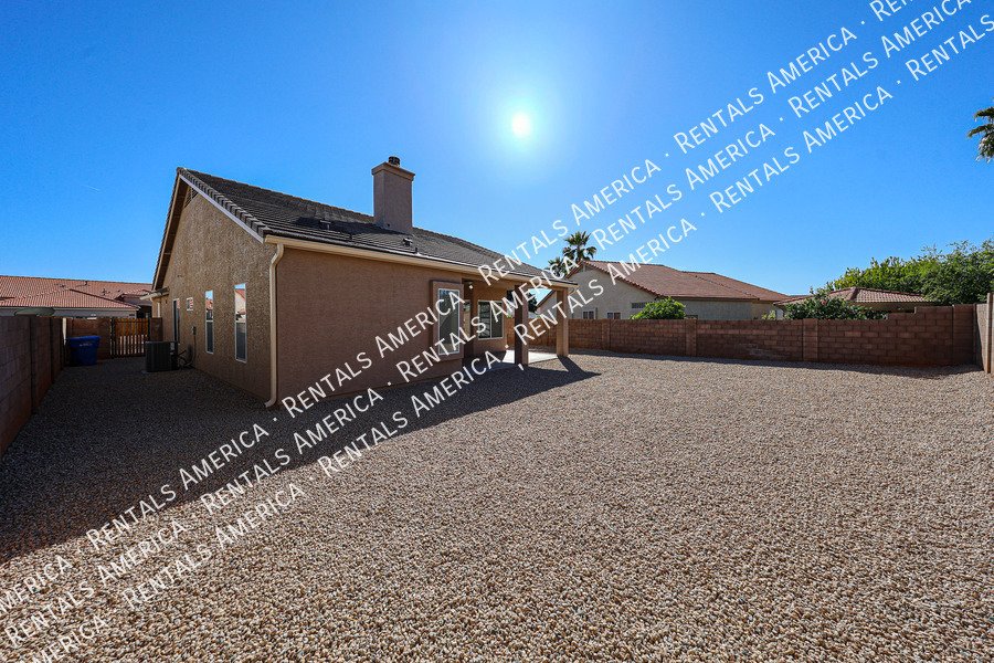 Cozy 2 Bed 2 Bath in North Phx Has Gorgeous Fixtures & Great Spaces! property image