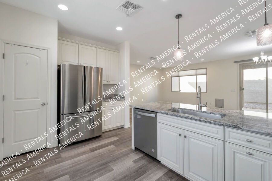 3-Bedroom, 2 Bath in Higley Heights property image