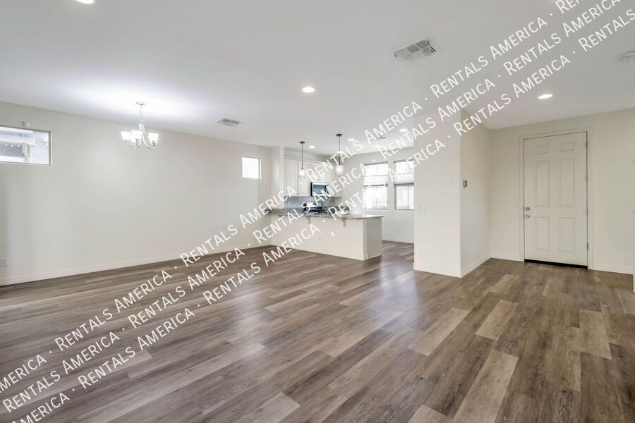 3-Bedroom, 2 Bath in Higley Heights property image