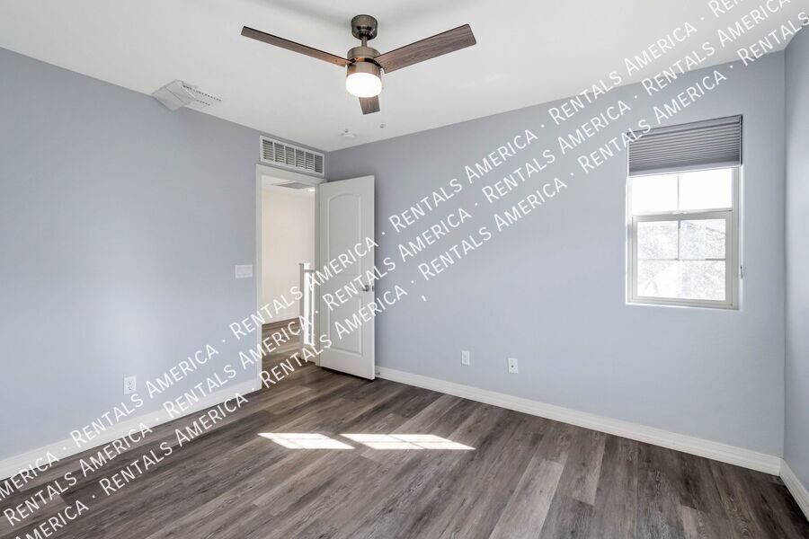 3-Bedroom, 2 Bath in Higley Heights property image