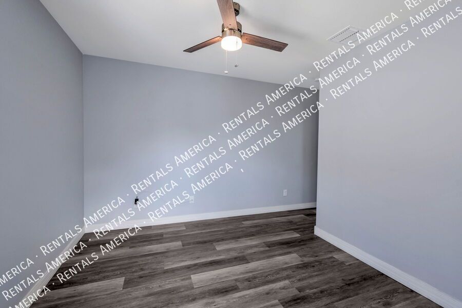 3-Bedroom, 2 Bath in Higley Heights property image