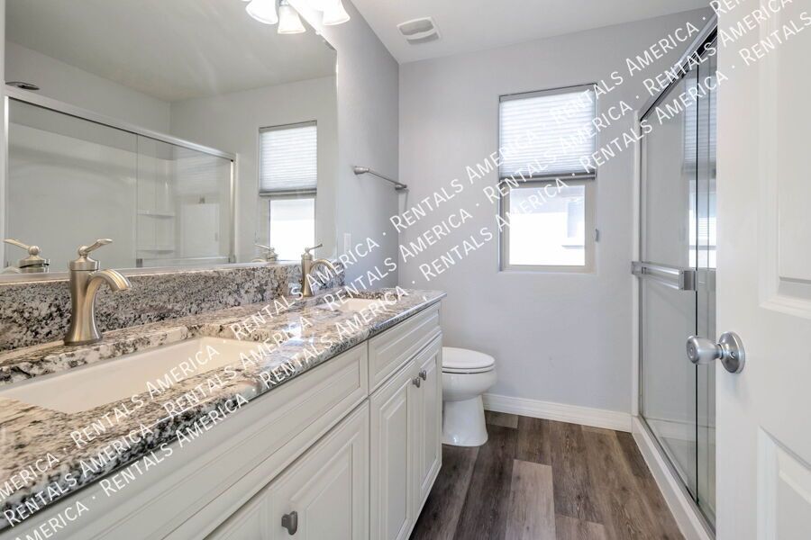 3-Bedroom, 2 Bath in Higley Heights property image