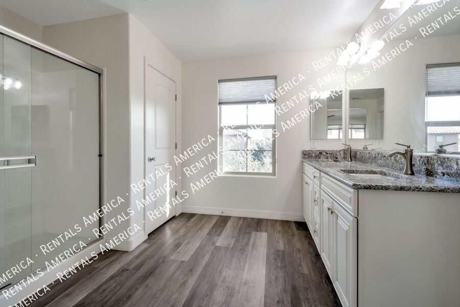 3-Bedroom, 2 Bath in Higley Heights property image