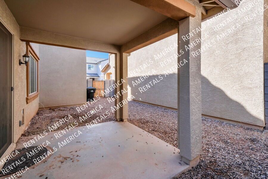 3-Bedroom, 2 Bath in Higley Heights property image