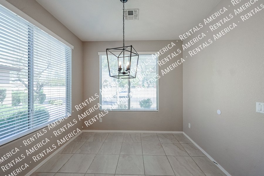 Awesome single level property image