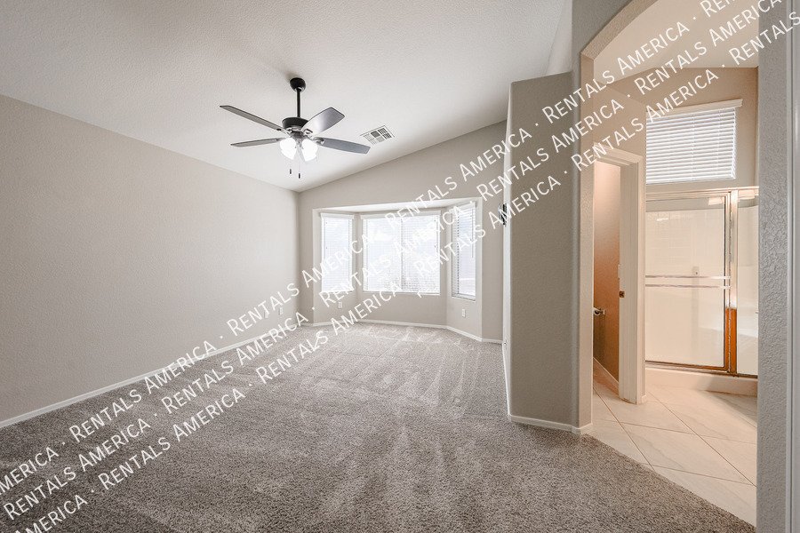 Awesome single level property image