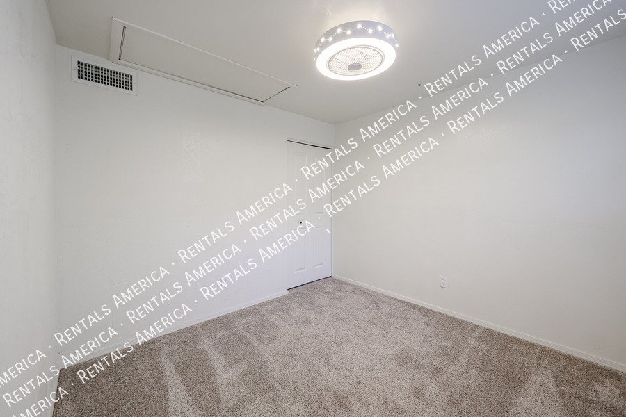 Great 3 bed condo with a loft property image