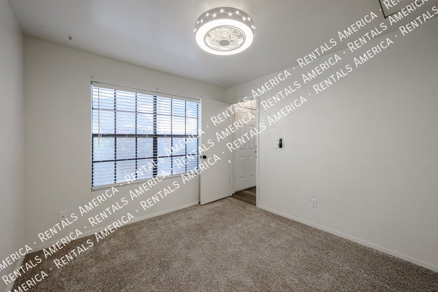 Great 3 bed condo with a loft property image