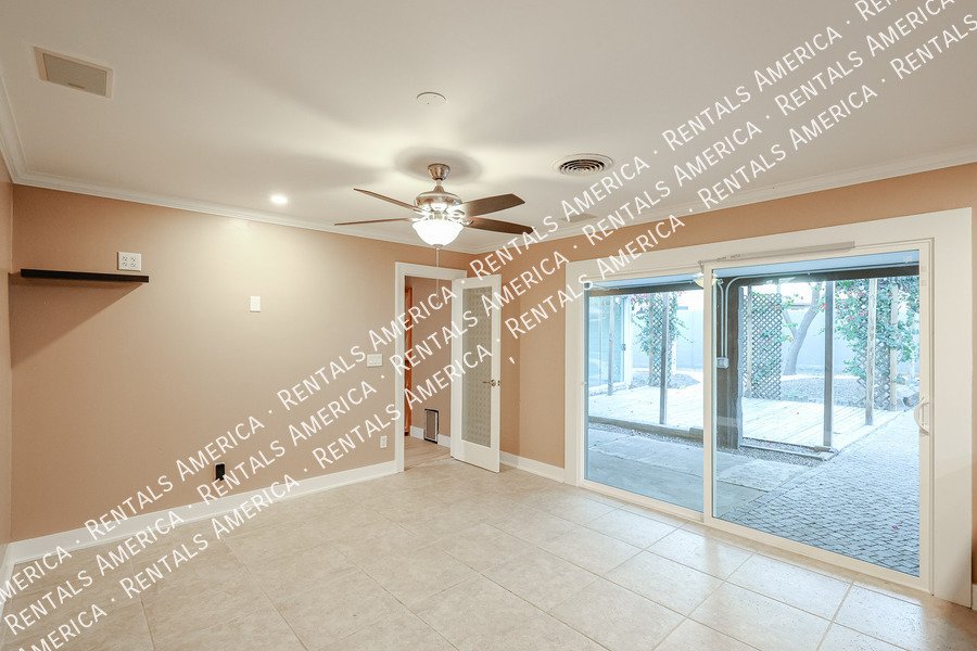 1424 N Gene Ave property image