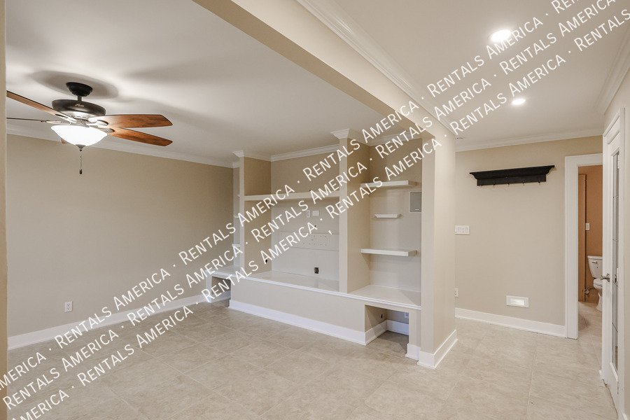 1424 N Gene Ave property image