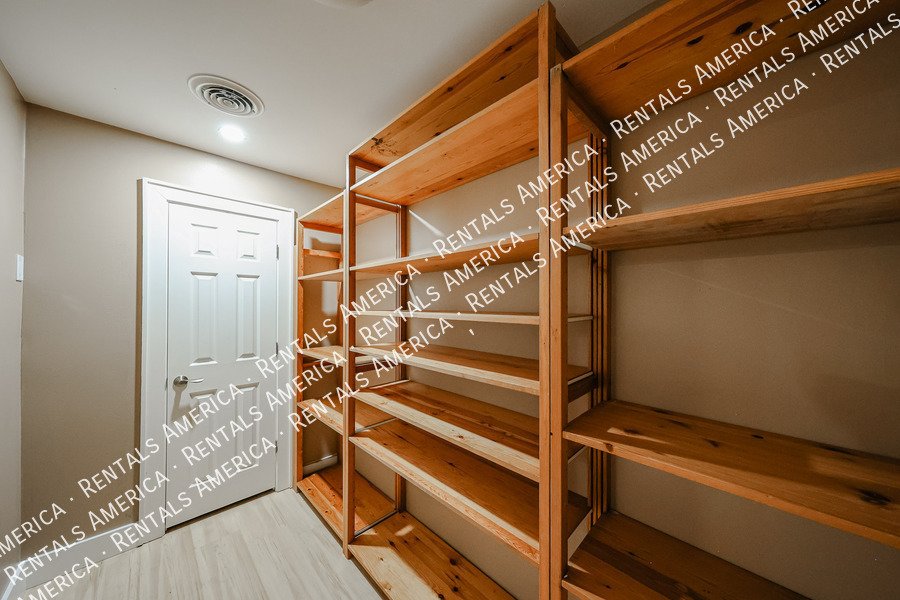 1424 N Gene Ave property image