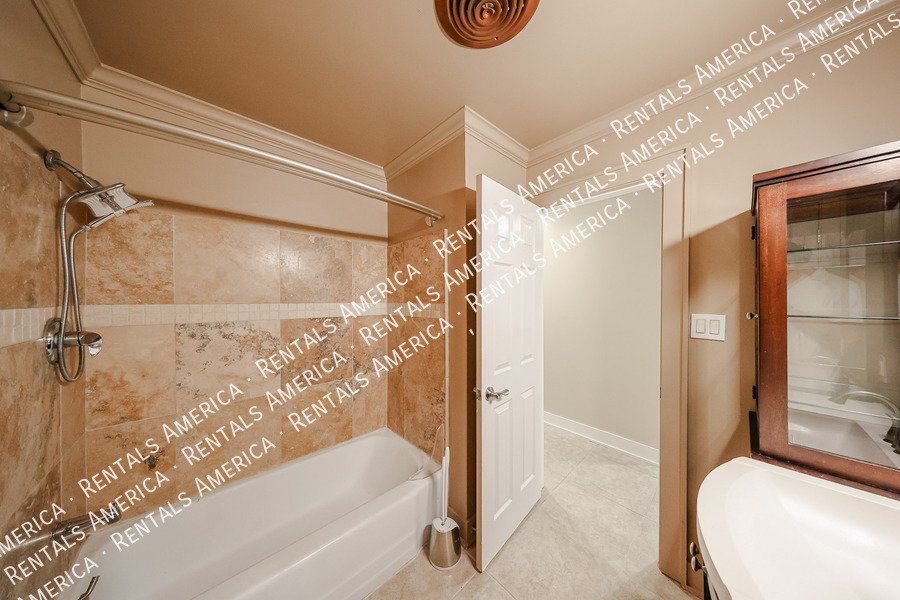 1424 N Gene Ave property image