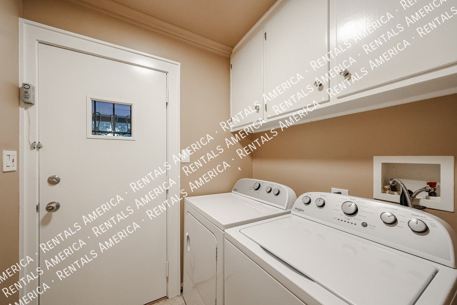 1424 N Gene Ave property image