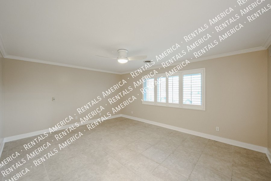 1424 N Gene Ave property image