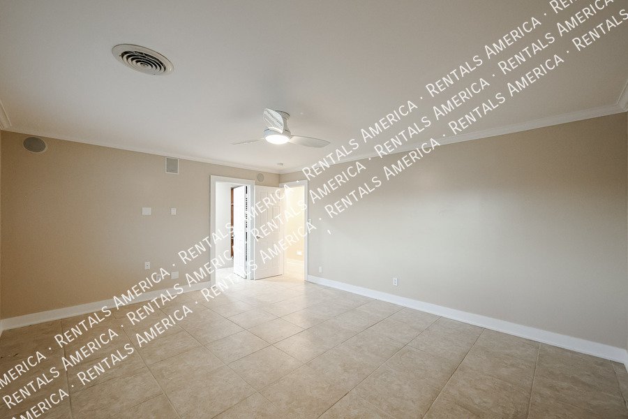 1424 N Gene Ave property image