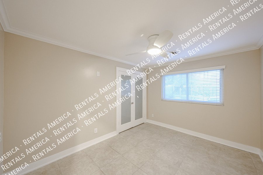 1424 N Gene Ave property image