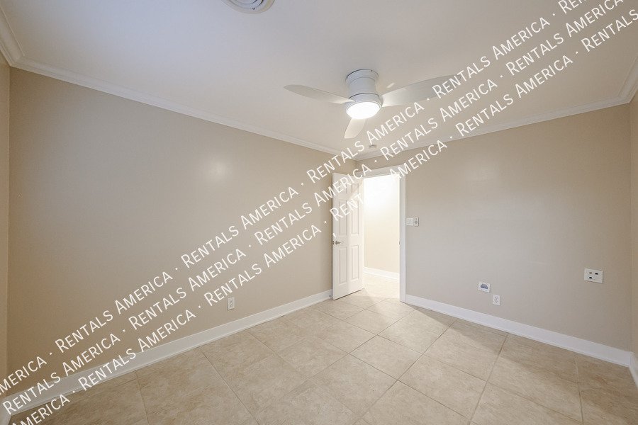 1424 N Gene Ave property image