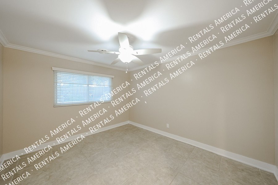 1424 N Gene Ave property image