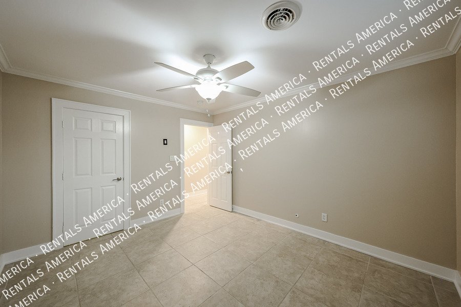 1424 N Gene Ave property image