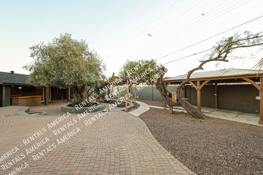 1424 N Gene Ave property image