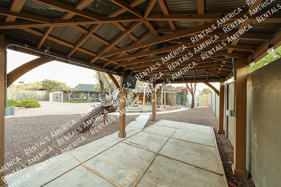 1424 N Gene Ave property image