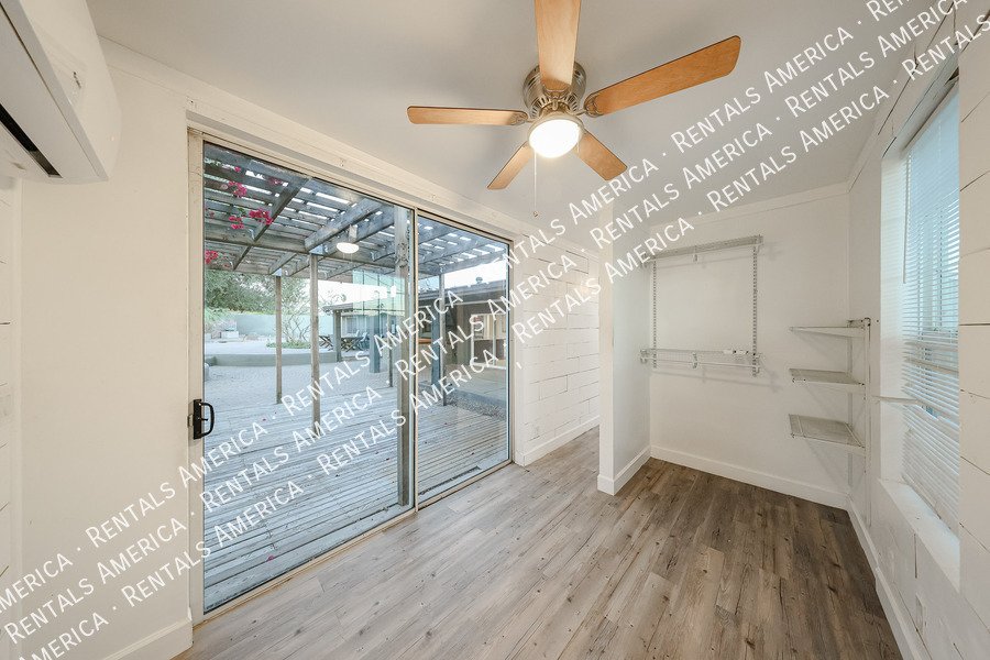 1424 N Gene Ave property image