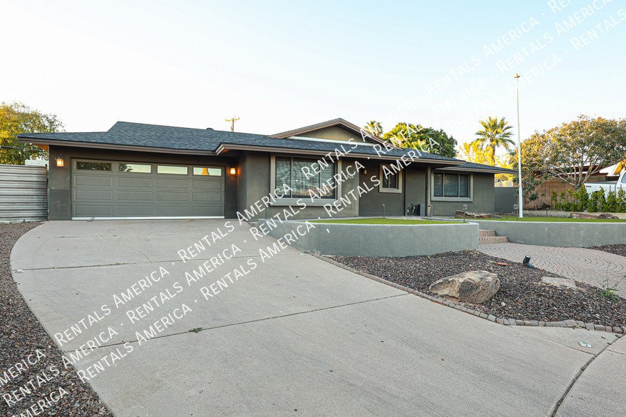 1424 N Gene Ave property image