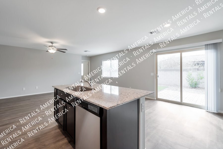 Charming 3 bedroom 2 bath in Florence property image