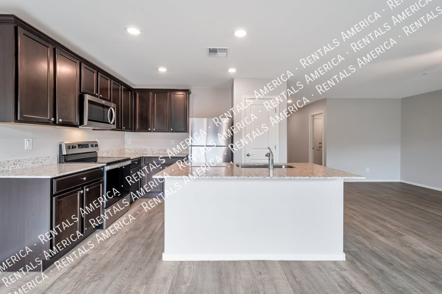 Charming 3 bedroom 2 bath in Florence property image