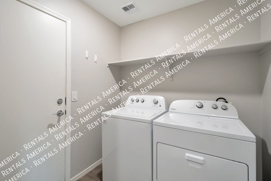 Charming 3 bedroom 2 bath in Florence property image