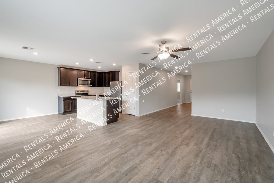 Charming 3 bedroom 2 bath in Florence property image